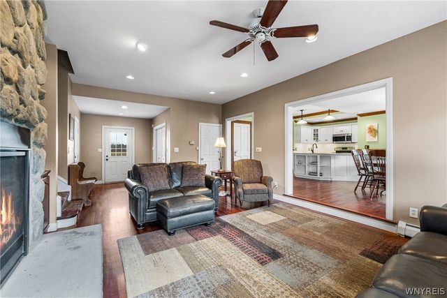 5910 Salt Road, Clarence, NY 14031