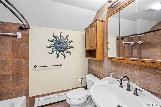 5910 Salt Road, Clarence, NY 14031