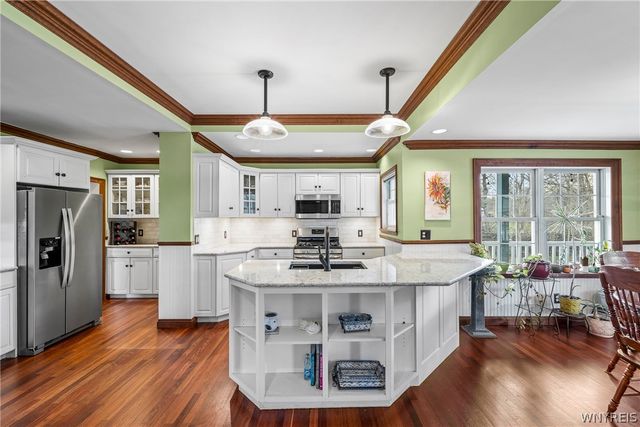 5910 Salt Road, Clarence, NY 14031
