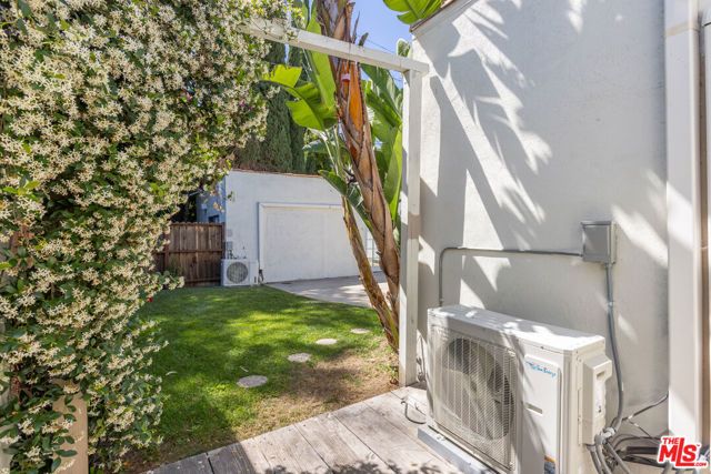1553 N Stanley Avenue, Los Angeles, CA 90046