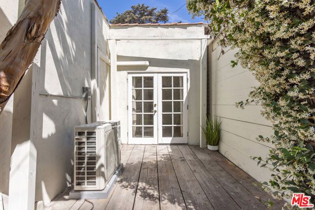 1553 N Stanley Avenue, Los Angeles, CA 90046