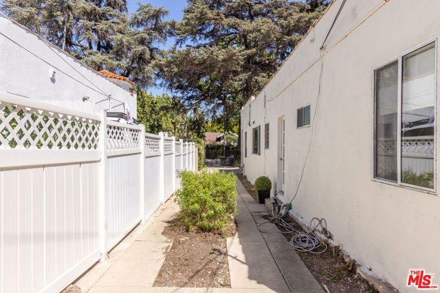 1553 N Stanley Avenue, Los Angeles, CA 90046