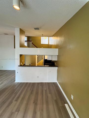 911 Coral Club Drive 911, Coral Springs, FL 33071