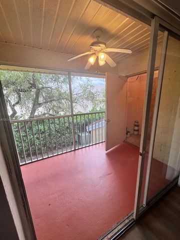 911 Coral Club Drive 911, Coral Springs, FL 33071