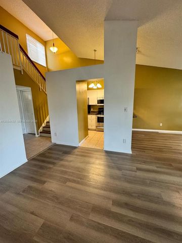 911 Coral Club Drive 911, Coral Springs, FL 33071