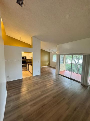 911 Coral Club Drive 911, Coral Springs, FL 33071