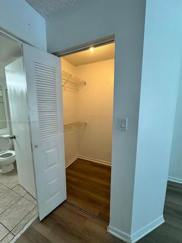 911 Coral Club Drive 911, Coral Springs, FL 33071