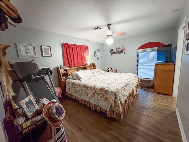 1101 Elizabeth Ave, Kingsville, TX 78363