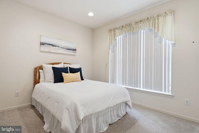 709 DAYLILY DR, Langhorne, PA 19047
