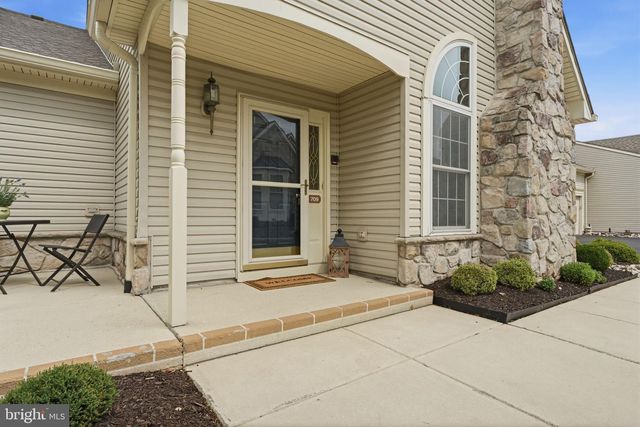 709 DAYLILY DR, Langhorne, PA 19047