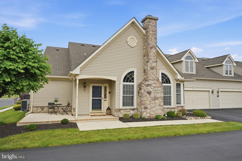 709 DAYLILY DR, Langhorne, PA 19047