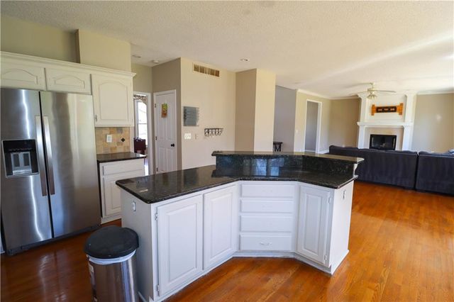 6215 Acuff Street, Shawnee Mission, KS 66216