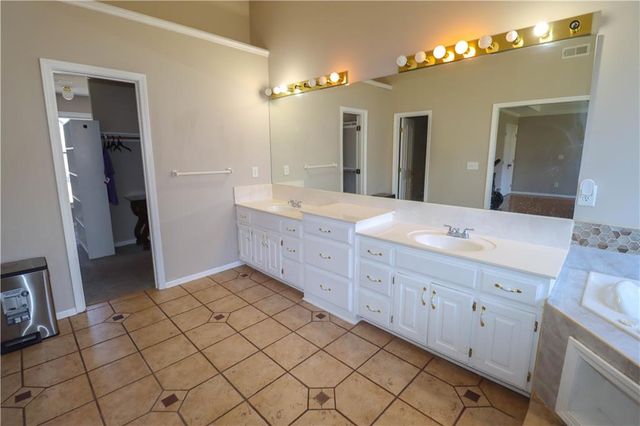 6215 Acuff Street, Shawnee Mission, KS 66216