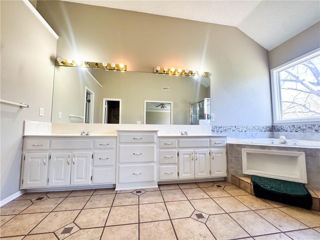 6215 Acuff Street, Shawnee Mission, KS 66216