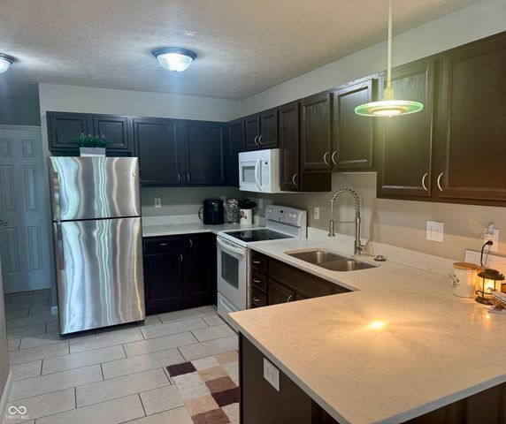 8362 Enclave Boulevard, Fishers, IN 46038