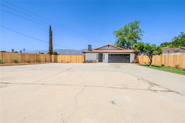 972 E Lynwood, San Bernardino, CA 92404