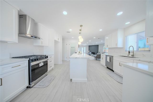 972 E Lynwood, San Bernardino, CA 92404