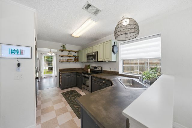 6924 Wooddale Drive, Watauga, TX 76148