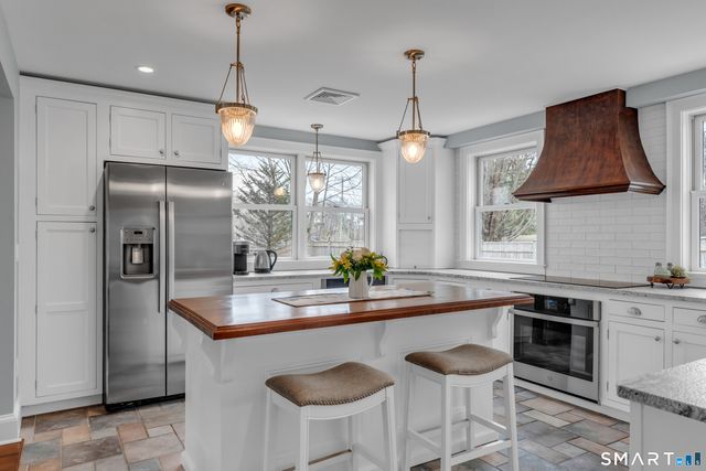 395 Boston Post Road, Madison, CT 06443