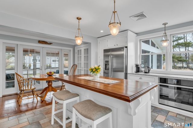 395 Boston Post Road, Madison, CT 06443