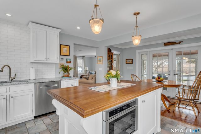 395 Boston Post Road, Madison, CT 06443