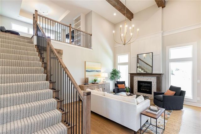 18617 Mohawk Lane, Overland Park, KS 66085