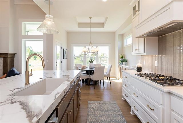 18617 Mohawk Lane, Overland Park, KS 66085