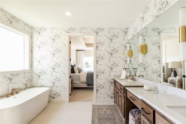 18617 Mohawk Lane, Overland Park, KS 66085