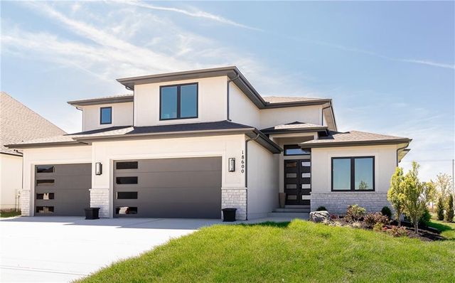 18617 Mohawk Lane, Overland Park, KS 66085