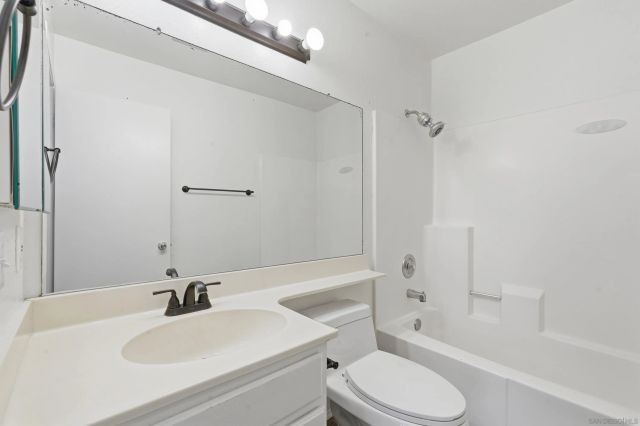 236 Diamond Way Unit 250, Vista, CA 92083