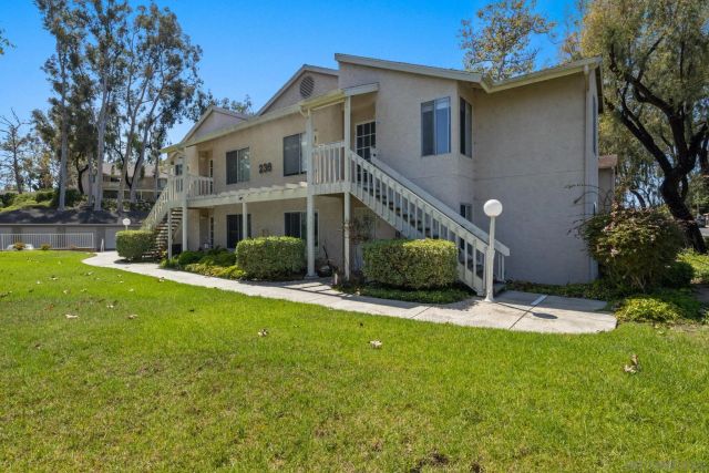 236 Diamond Way Unit 250, Vista, CA 92083