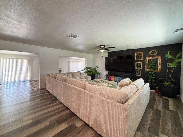 1237 De Cesari Avenue, Madera, CA 93637