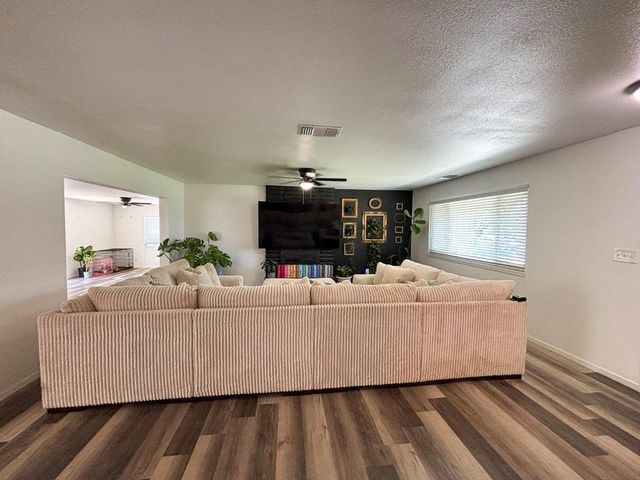 1237 De Cesari Avenue, Madera, CA 93637