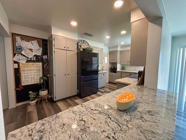 1237 De Cesari Avenue, Madera, CA 93637