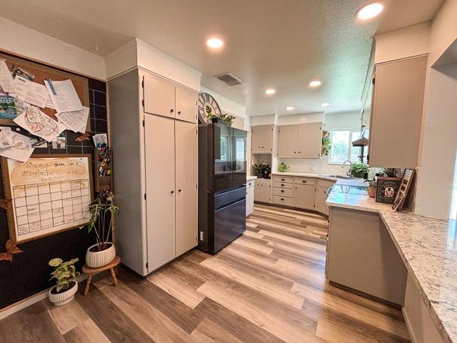 1237 De Cesari Avenue, Madera, CA 93637