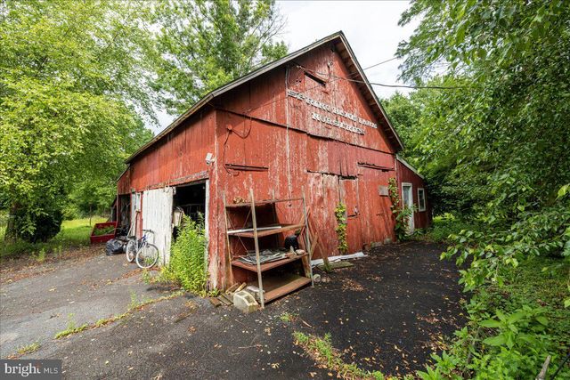 2260 ALLENTOWN RD, Quakertown, PA 18951