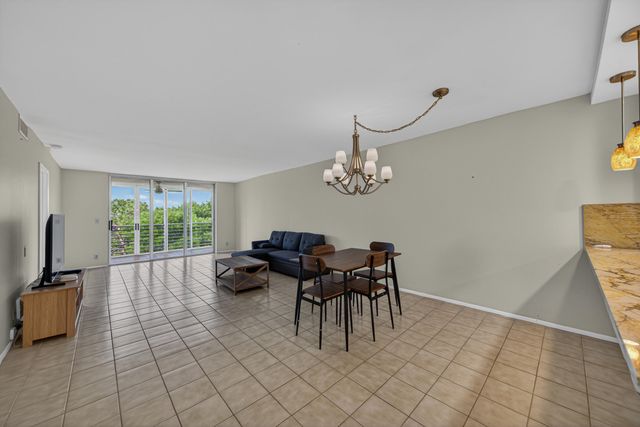 3503 Oaks Way 505, Pompano Beach, FL 33069