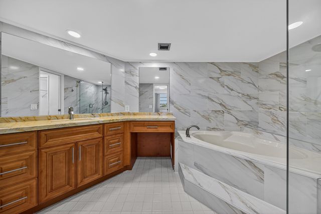 3503 Oaks Way 505, Pompano Beach, FL 33069