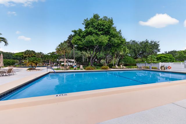 3503 Oaks Way 505, Pompano Beach, FL 33069