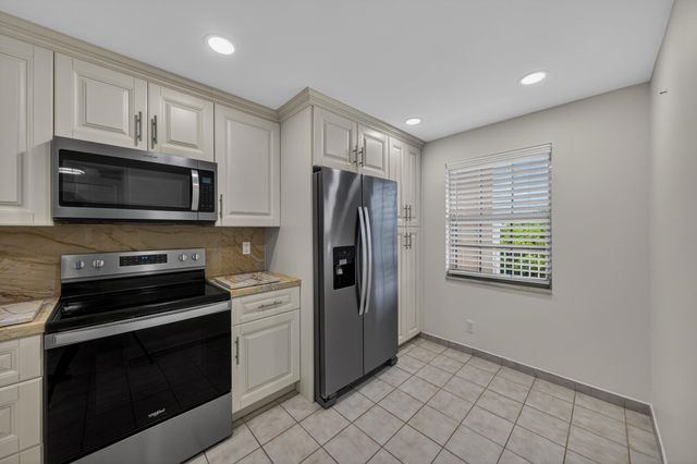 3503 Oaks Way 505, Pompano Beach, FL 33069