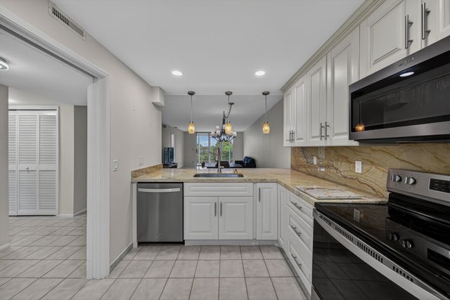 3503 Oaks Way 505, Pompano Beach, FL 33069