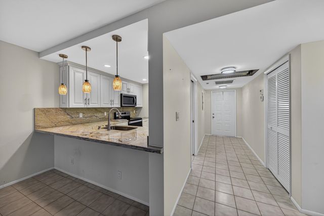 3503 Oaks Way 505, Pompano Beach, FL 33069