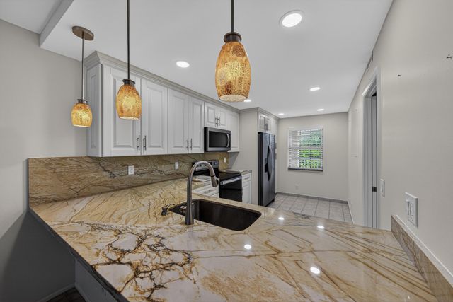 3503 Oaks Way 505, Pompano Beach, FL 33069