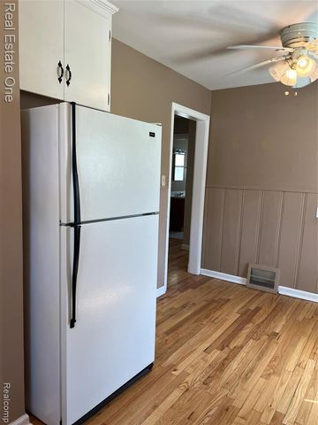 2014 Brockton Avenue, Royal Oak, MI 48067