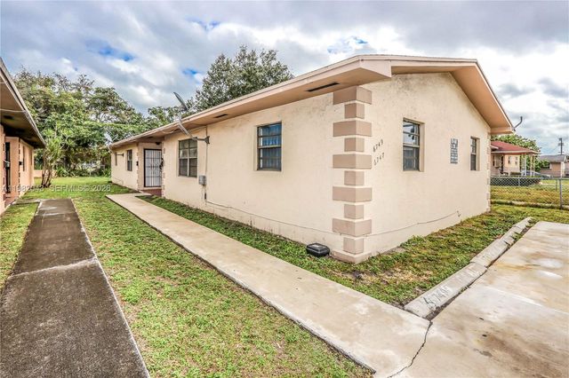 6747 NW 5th Ct 2, Miami, FL 33150