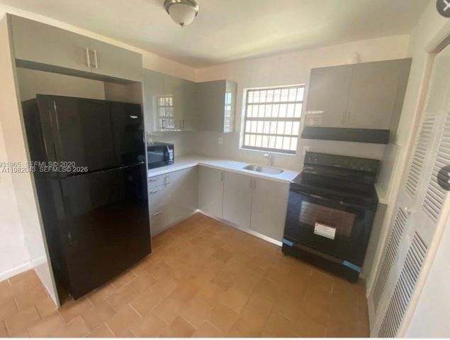 6747 NW 5th Ct 2, Miami, FL 33150