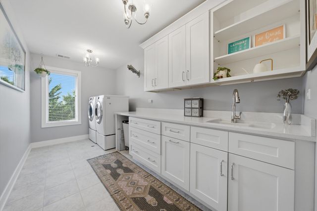 323 E 3rd Street, Elmhurst, IL 60126