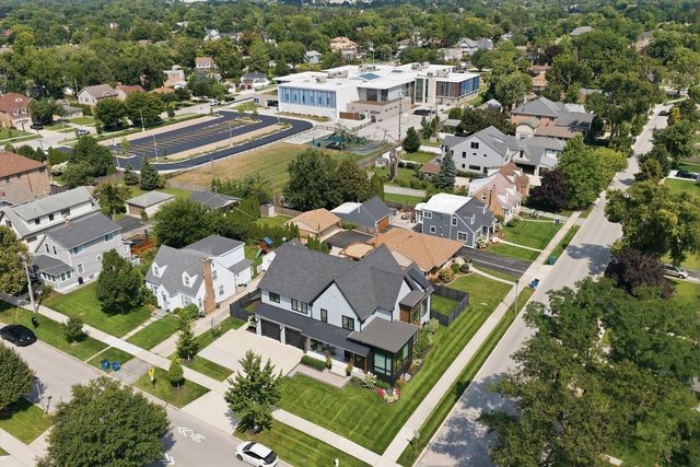 323 E 3rd Street, Elmhurst, IL 60126