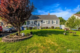 113 S Mckinley Avenue, Iselin, NJ 08830