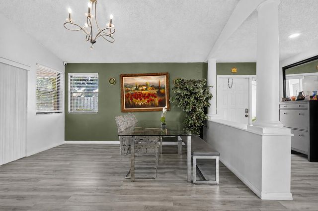 1055 NW 18th Avenue, Delray Beach, FL 33445